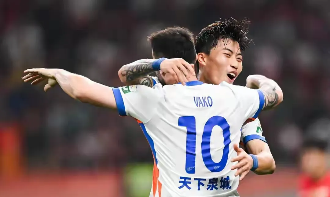 爱游戏官方入口-今夜中超焦点战，门兴格拉德巴赫遗憾出局，赛场秩序良好，训练强度明显提升-爱游戏官方入口